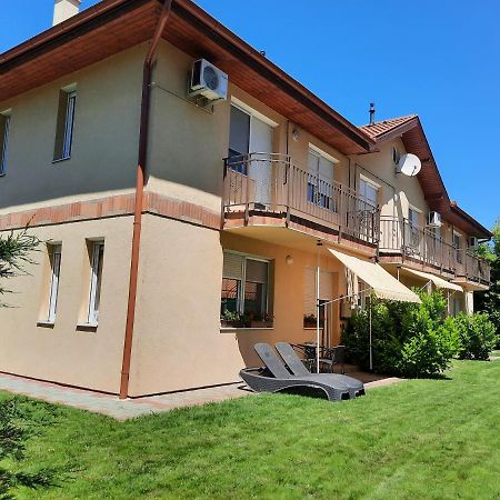 Balatinus Apartmanhaz Siófok Extérieur photo