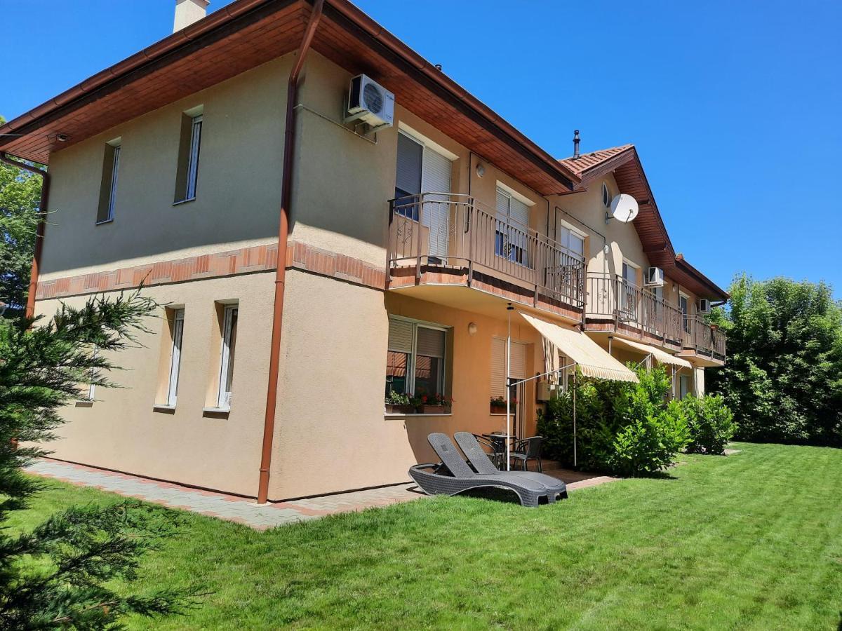 Balatinus Apartmanhaz Siófok Extérieur photo