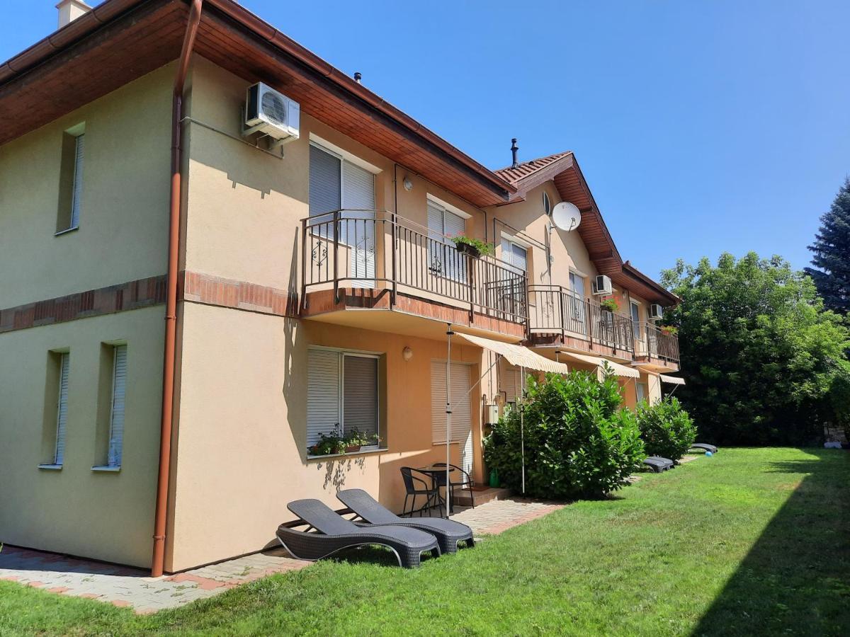 Balatinus Apartmanhaz Siófok Extérieur photo